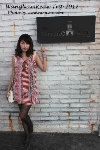 รีวิวบรรยากาศ The Smoke House เขาใหญ่ พาไปชิมอาหารที่บ้านรมควัน นครราชสีมา
